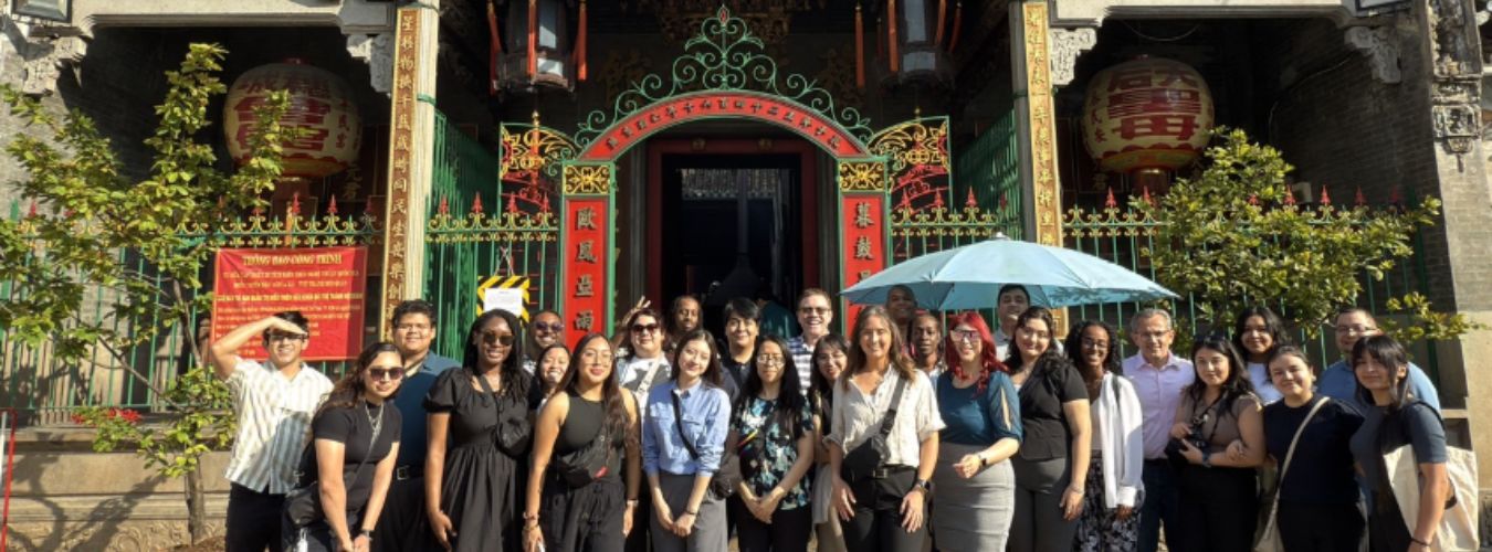 Study Abroad Students with Faculty member