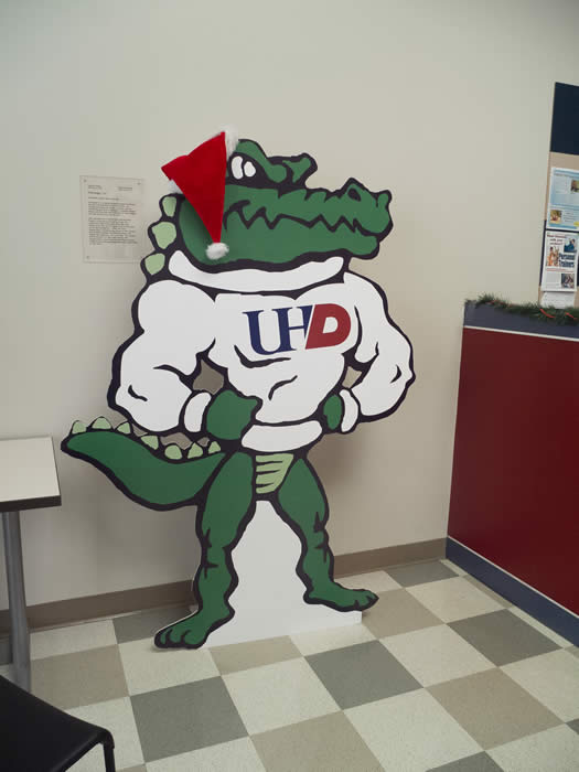 Ed. U. Gator in Christmas hat