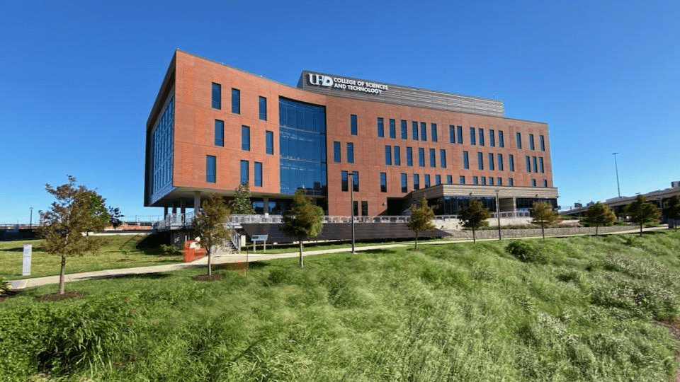 college of sciences and technology building