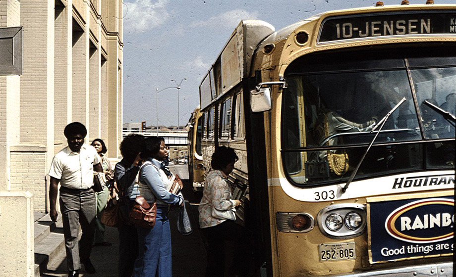 UHD students boarding a bus during the 1970s