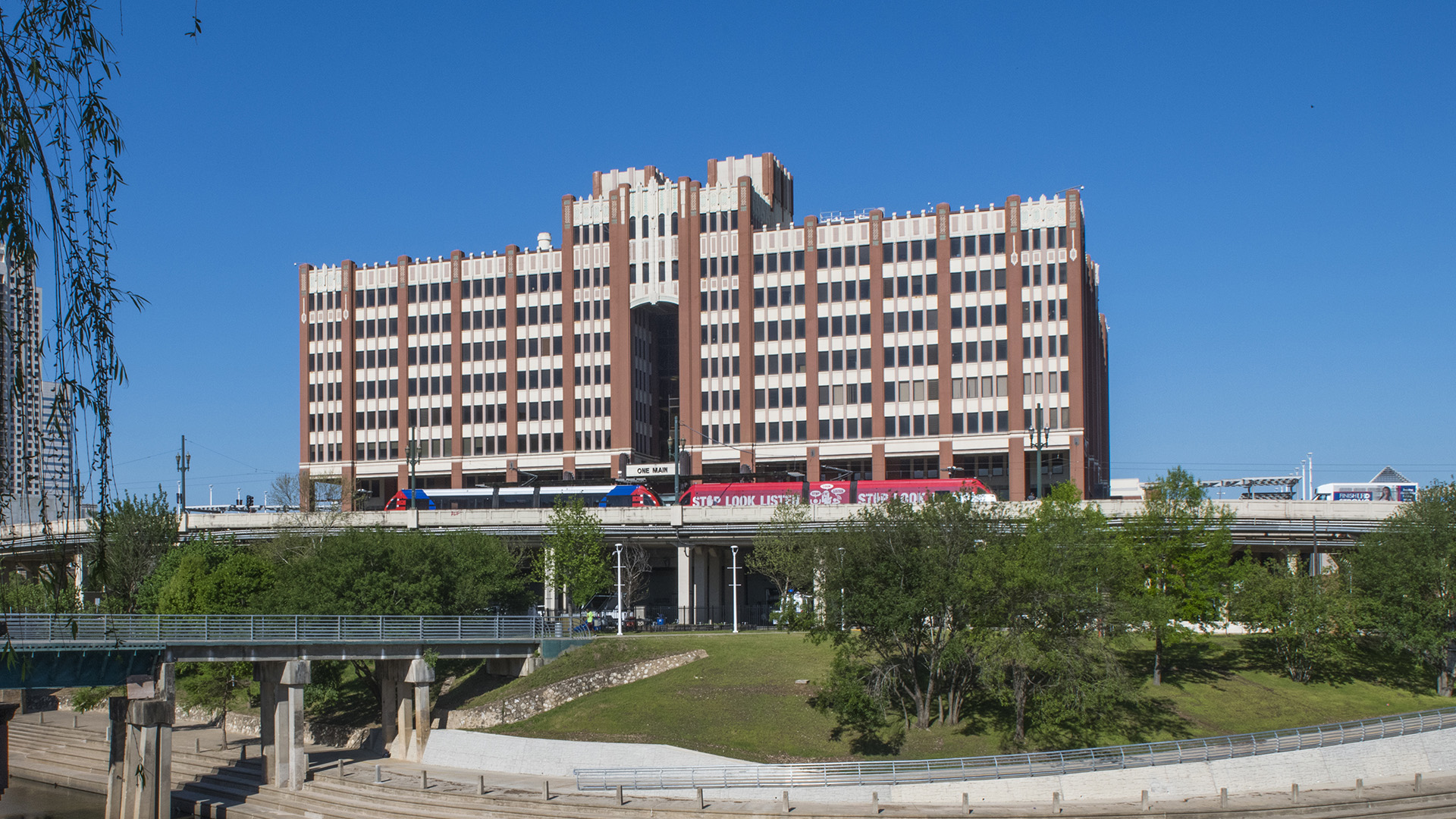 Commerce street building - College of Public Service